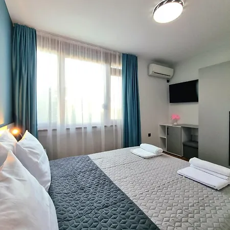 Sunrise - 2 Bedrooms To The Sea Apartament