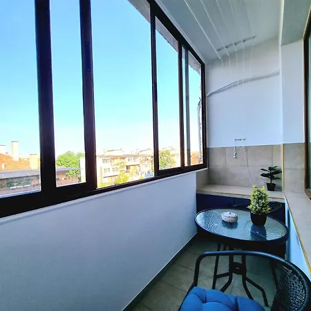 Sunrise - 2 Bedrooms To The Sea Apartment
