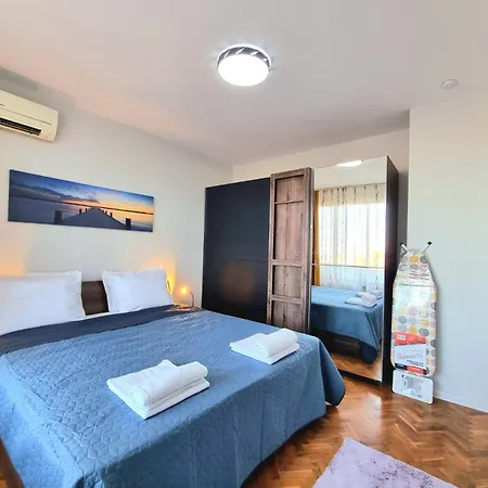 Sunrise - 2 Bedrooms To The Sea Apartment